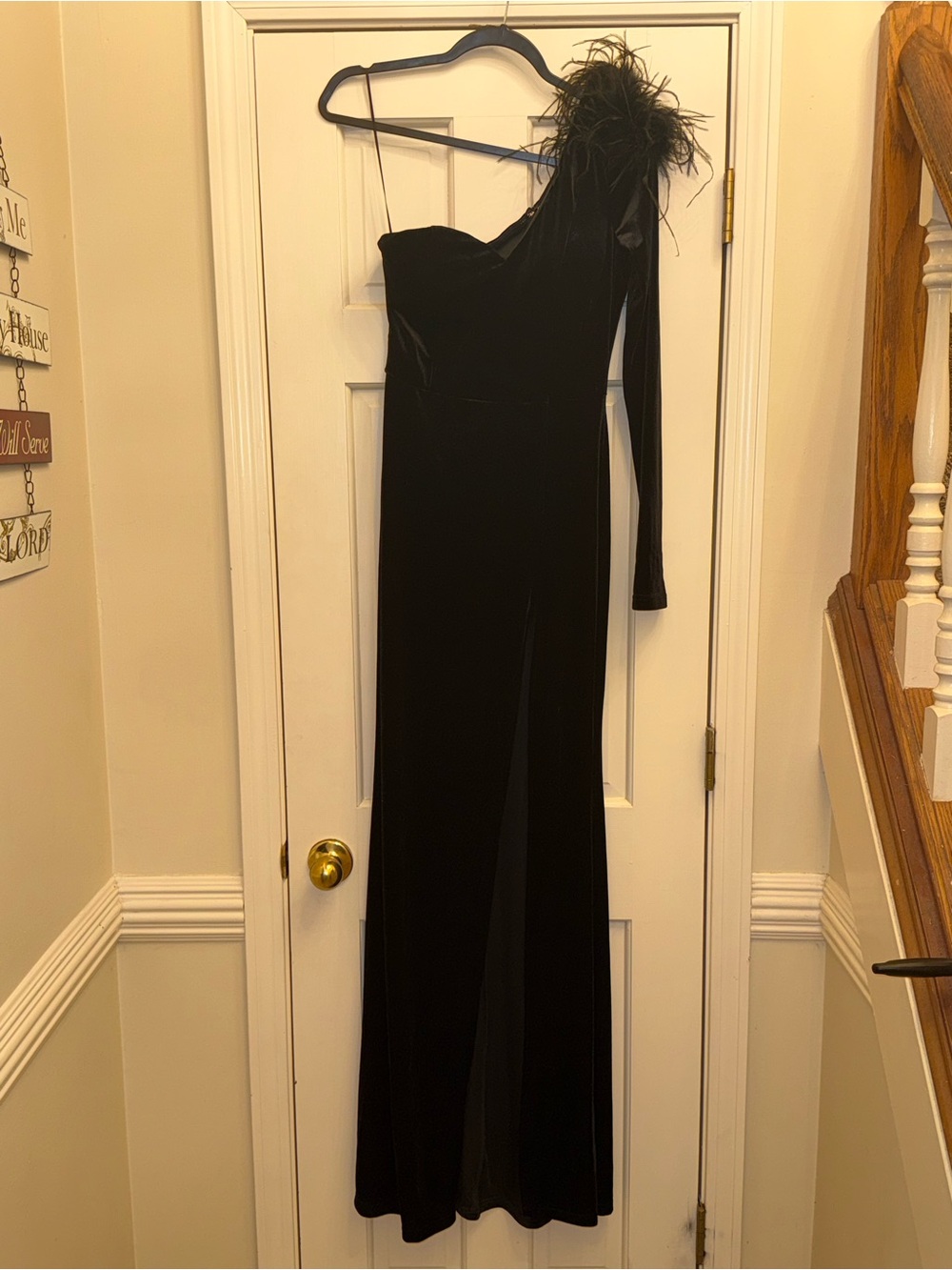 Fashion Nova Black Velvet Feather One Shoulder Maxi Gown Size M